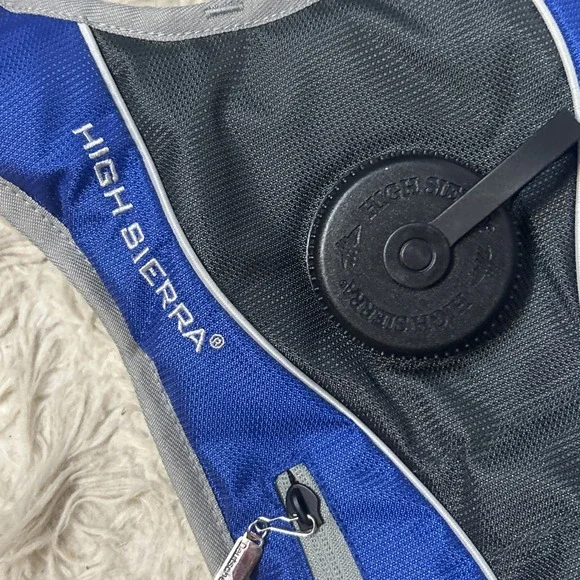 High Sierra 1.5L Hydration Pack Wave 50 Blue Gray Biking Hiking  Running NWT - Picture 3 of 8